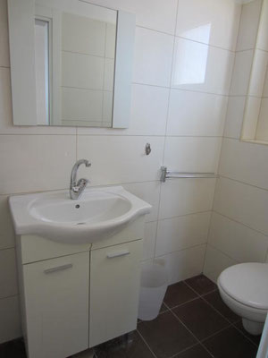Shower parents bedroom