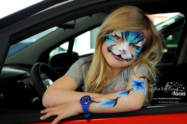 Kinderschminken an der Hirn Garage Autoaustellung 2015