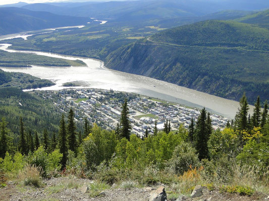 Aussicht auf Dawson City vom Midnight Dome