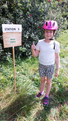 Station 05 Rote Schleifen