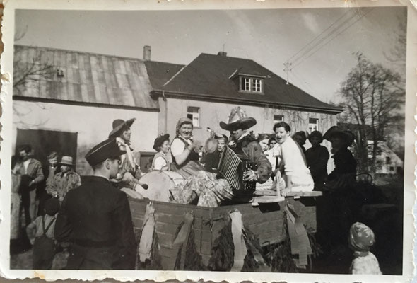 Fastnachtsumzüge in Ammeldingen Mitte der 1950er