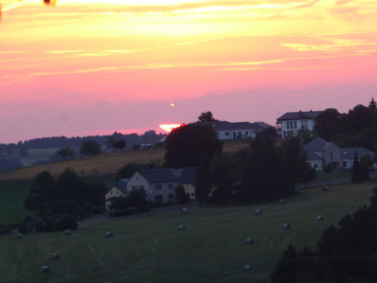 Sonnenuntergang über Emmelbaum