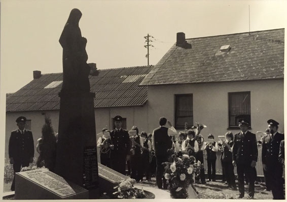 Einweihung neu gestaltetes Ehrenmal für die Toten der beiden Weltkriege 25.05.1986