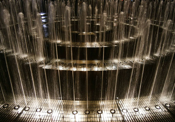 Labyrinth-Brunnen an der Promenade von Salou