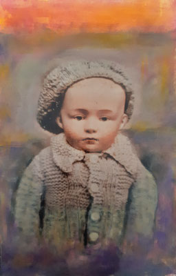 "Aus der Zeit", Mixed Media auf Holz, ca. 30x19,5cm, 2023