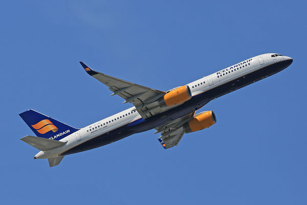 07.07.2013; TF-ISK, Boeing 757-223 der Icelandair (ex-American N648AA)