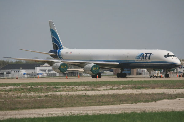 Die N825BX, eine DC 8 der Serie 71F. Sie flog noch bis in die späten 1980´ger bei United Airlines.