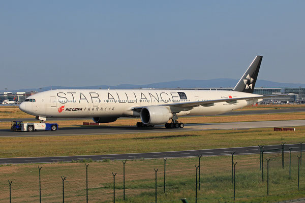 07.07.2013; B-2032, Boeing 777-39L(ER) der Air China