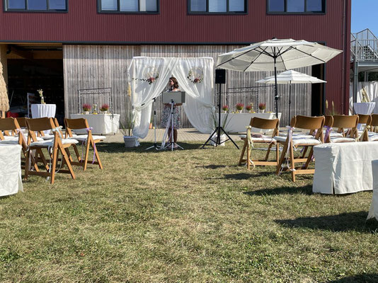 Soundcheck vor der Freien Trauung auf dem Flugplatz Bienenfarm