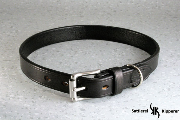 Halsband Basic / Größe: L / Breite: 2,0 cm / D-Ring Position: Neben der Schnalle / Farbe Oberleder: Black/Schwarz / Farbe Naht: Schwarz / Verzierung: - 