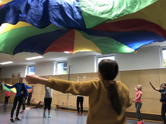 Spiele in der Turnhalle