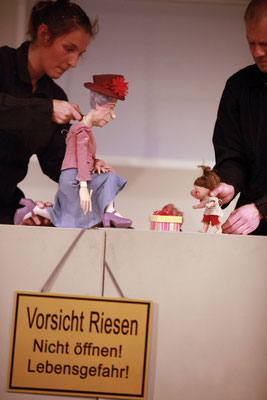 „Sophiechen und der Riese“ am Puppentheater Halle