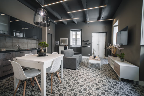 Essbereich und Küche der Marsili Suite in Pizzo, Kalabrien