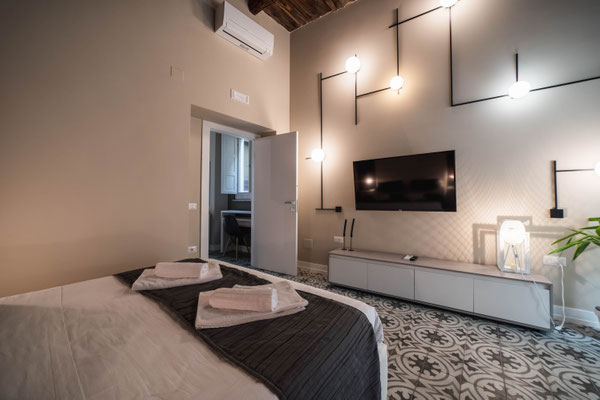 Schlafzimmer der Vulcano Suite in Pizzo, Kalabrien