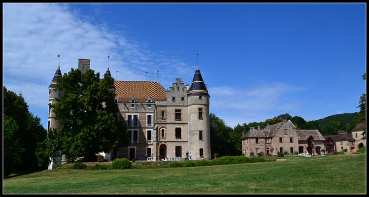 Pupetières castle
