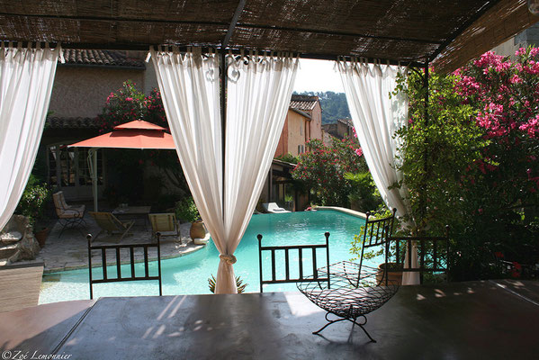 Guest  house swimming pool in Cotignac