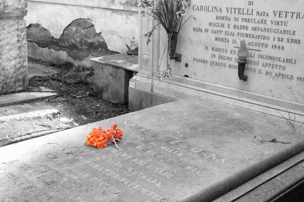 Cimitero di Poggioreale Napoli