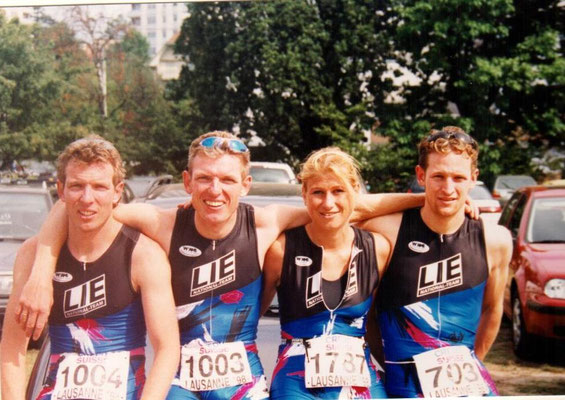 Team Liechtenstein Triathlon WM Lausanne 30.8.1998 vlnr Philip u. Michael Schädler, Barbara Jentner, Marc Ruhe