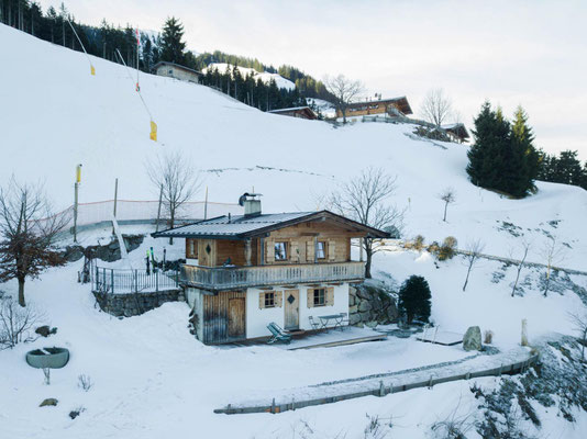 Das FerienHaus liegt direkt an der Piste Nr. 11 der SkiWelt Wilder Kaiser Brixental