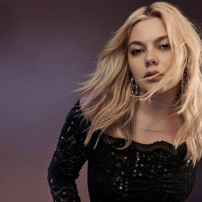 Louane (FR)