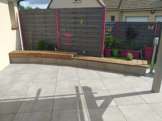 Aménagement d'une banquette sur une terrasse