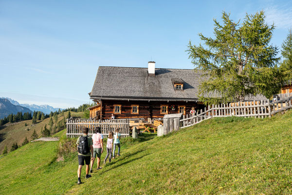Familienwanderung zur Bichalm im Tal der Almen
