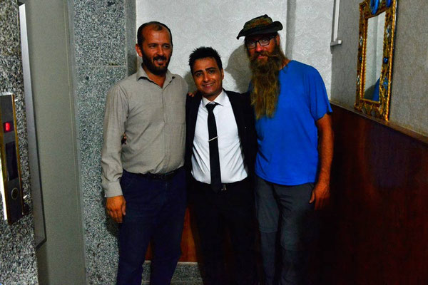 IR: Yasser, Bräutigam, David in Sari