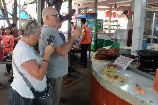 Vietnam.Touristenstop am Mekong