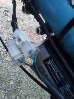 AU: Solatrike in Bairnsdale, Vordermotor repariert, Rotes Kabel muss nicht verbunden sein.