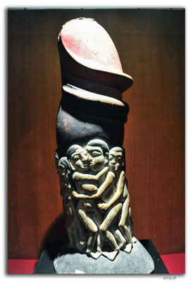 ID0008.Denpasar.Bali Museum.Fruchtbarkeitssymbol