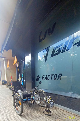 ES: Solatrike in León at the Mônn WorkShop & BikeShop