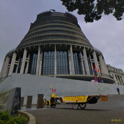 NZ: Solatrike in Wellington bei Beehive