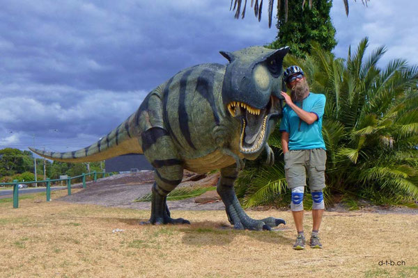 AU: Dinosaurier knuddeln