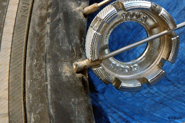 KR: Solatrike. Speichennoppen ersetzen.