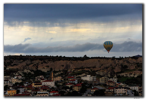 TR0841.Ballon über Göreme