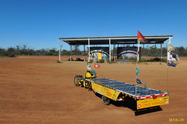 AU:Solatrike at 200Miles Water tanks Rest Area
