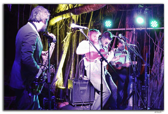 M0032.Australien.Ukulele Death Squad.MUFF07