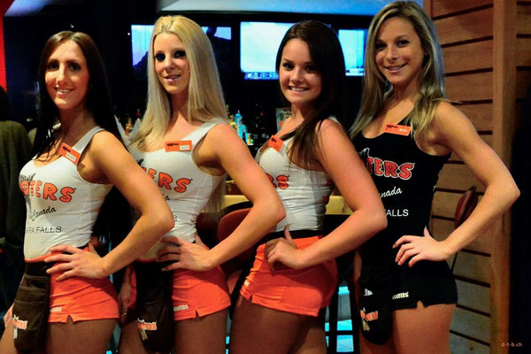 CA0440 NiagaraFalls Hooters
