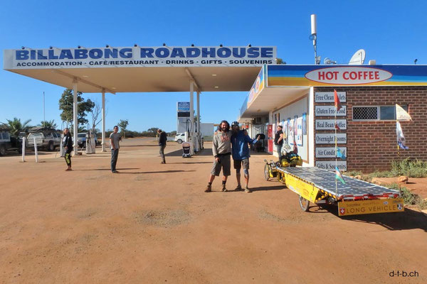 AU:Wiedersehen mit Mauro beim Billabong Roadhouse