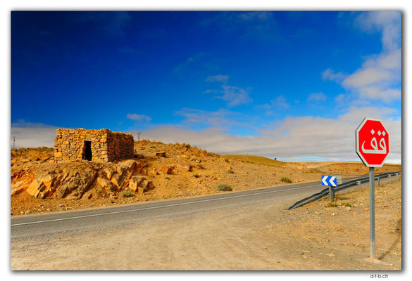 MA0297.Summit in High Atlas