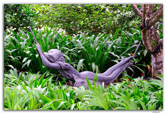 SIN0087.Botanical Garden.Statue