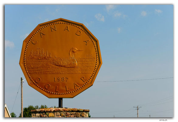 CA1139.Echo Bay.Loonie Dollar Monument