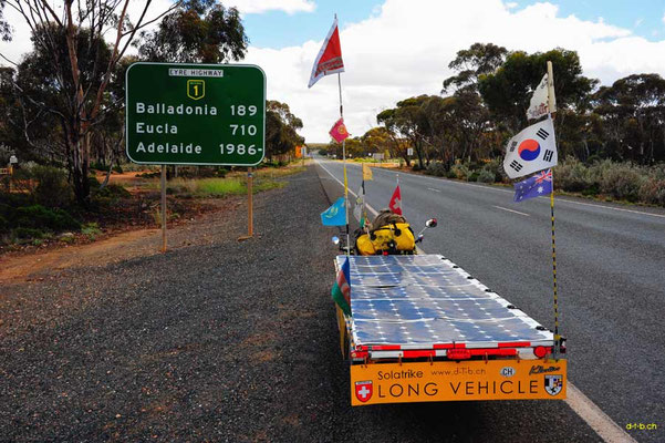 AU: Solatrike in Norseman. Distance sign.