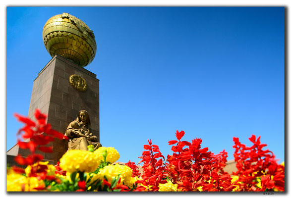 UZ0222.Tashkent.Caring Mother Monument