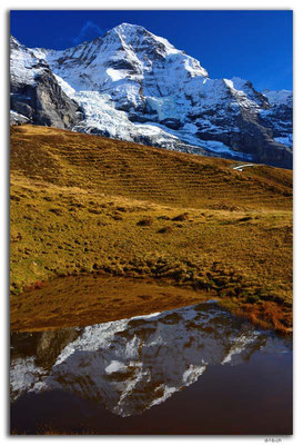GW0480.Mönch mit Bergsee
