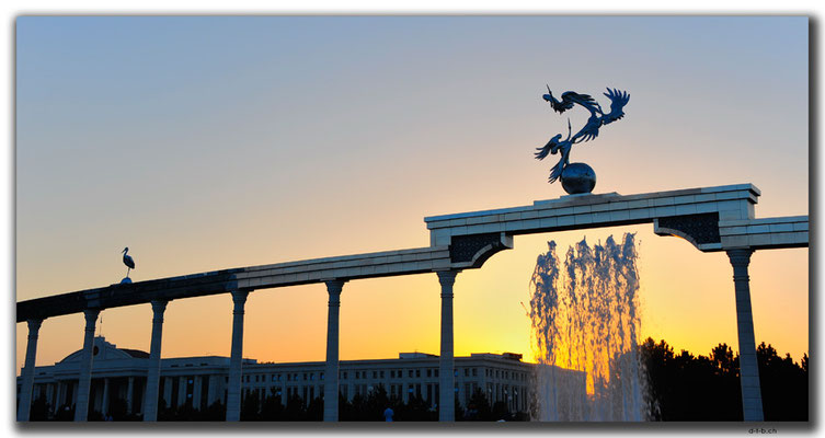 UZ0215.Tashkent.Mustaqillik Park