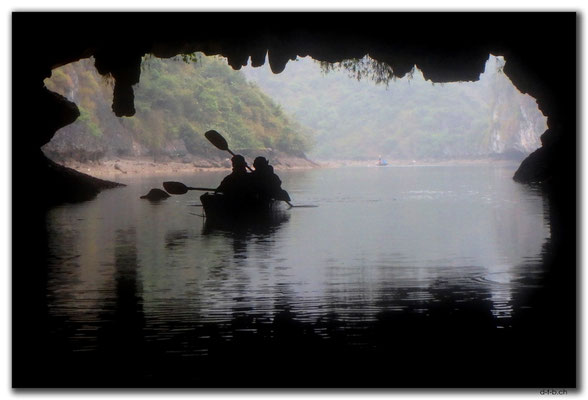 VN0010.Ha Long Bay, Kayak