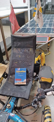NZ: Solatrike mit Buch