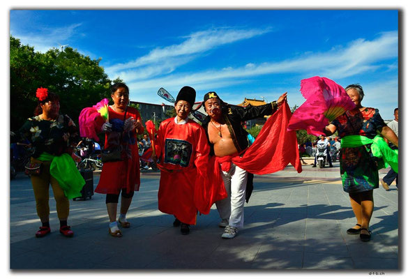 CN0314.Hohhot.Traditioneller Tanz