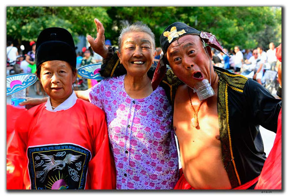 CN0312.Hohhot.Traditioneller Tanz
